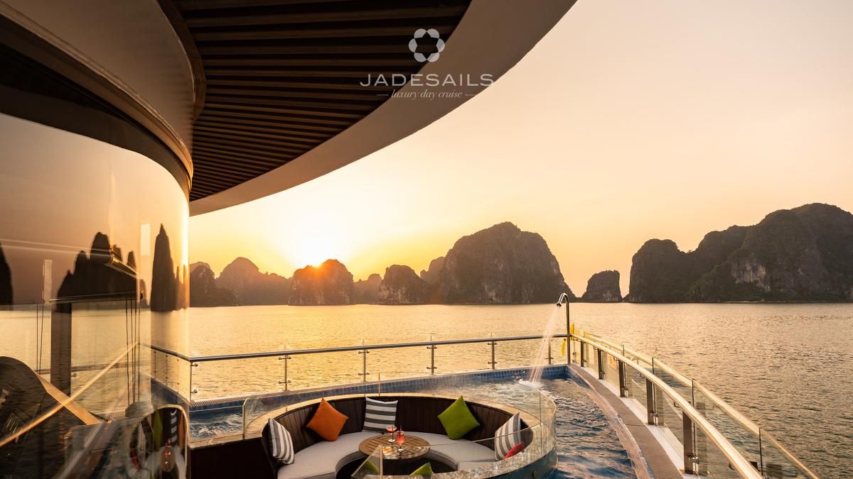 Luxury Day Cruise Halong Jade Sails