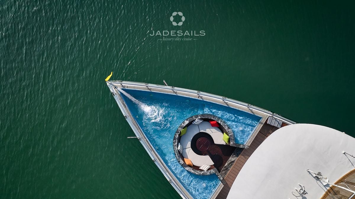 Luxury Day Cruise Halong Jade Sails