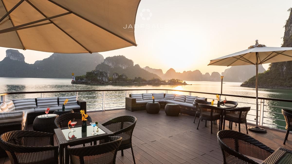 Luxury Day Cruise Halong Jade Sails