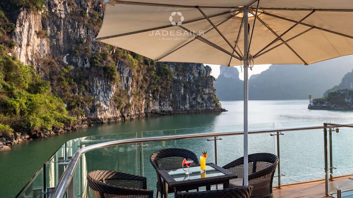 Luxury Day Cruise Halong Jade Sails