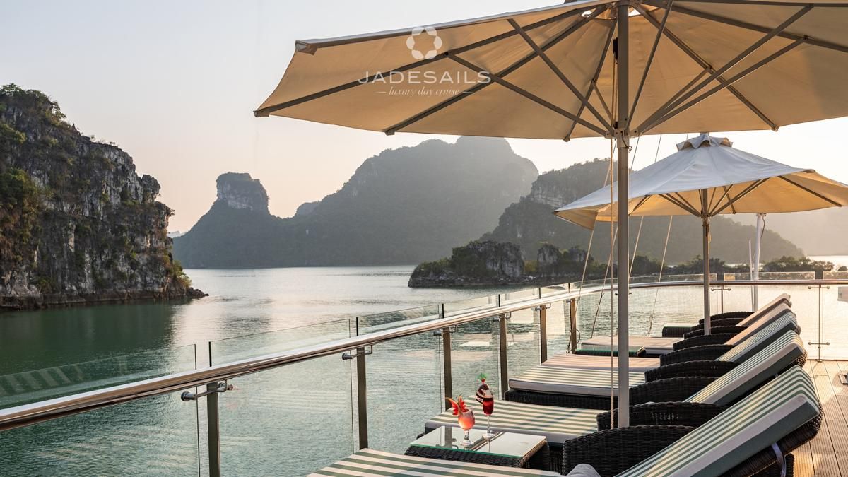 Luxury Day Cruise Halong Jade Sails