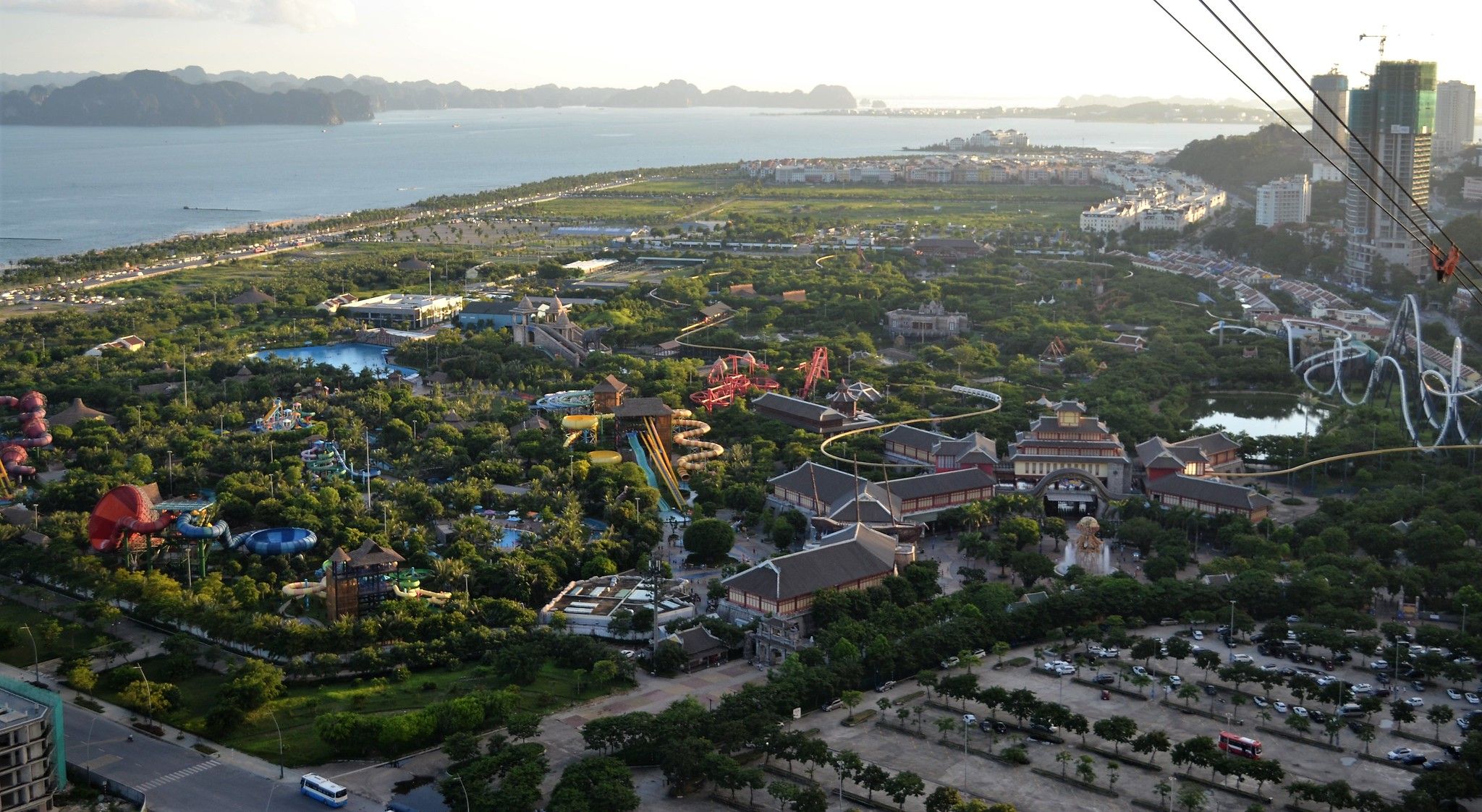 halong panoramic view cable car