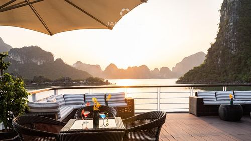 Luxury Day Cruise Halong Jade Sails