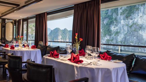 Scarlet Pearl Halong Cruises Restaurant