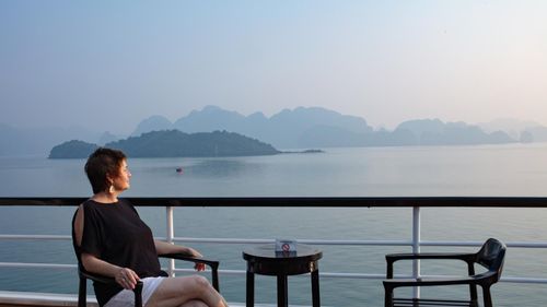 Scarlet Pearl Halong Cruises Sundesk